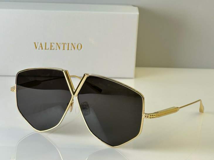 Picture of Valentino Sunglasses _SKUfw65111986fw